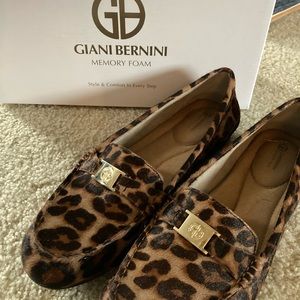 COPY - Giani Bernini memory foam loafers. Gorgeous leopard print, very comforta…